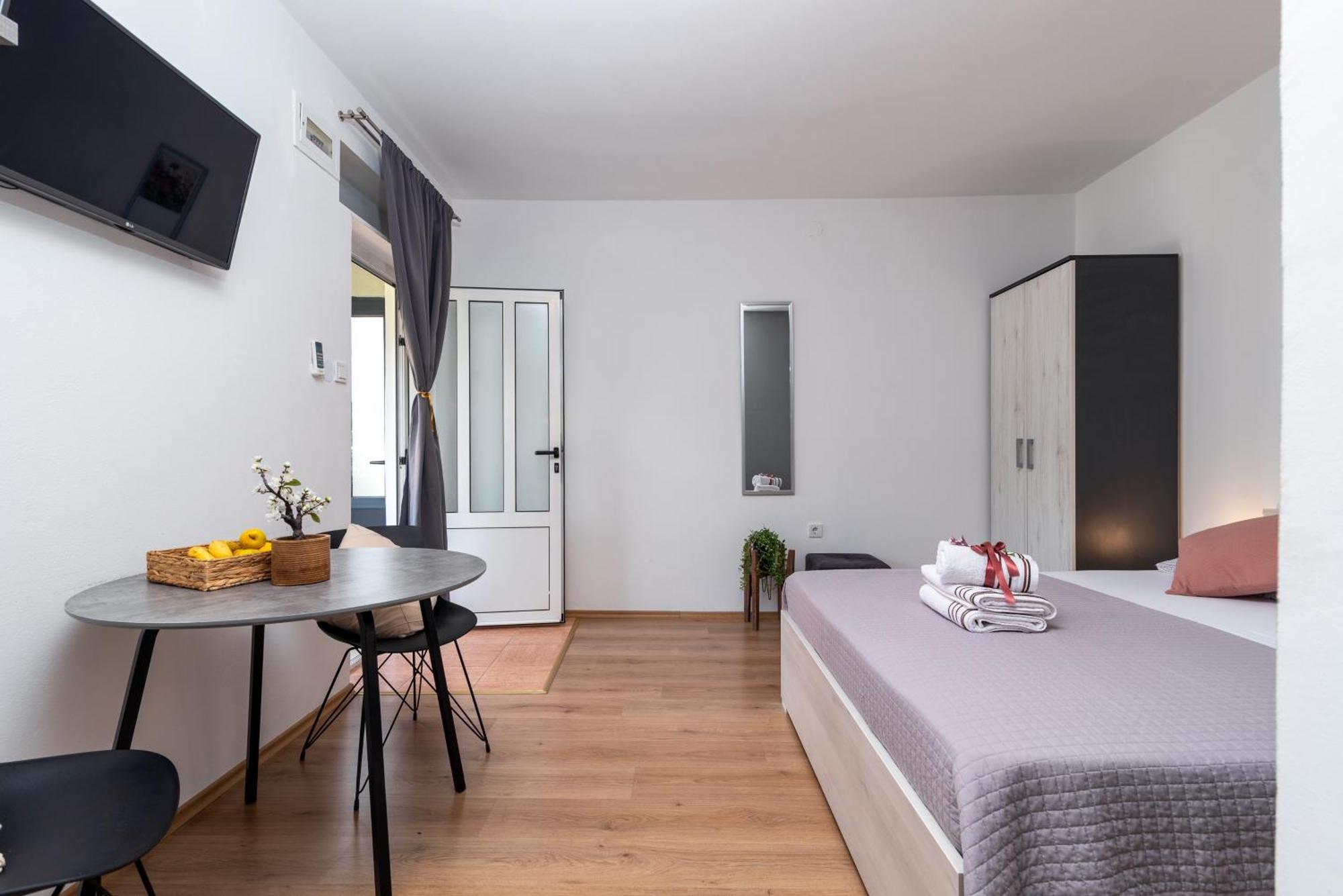 Studio Apartment Coce Trogir Exterior foto