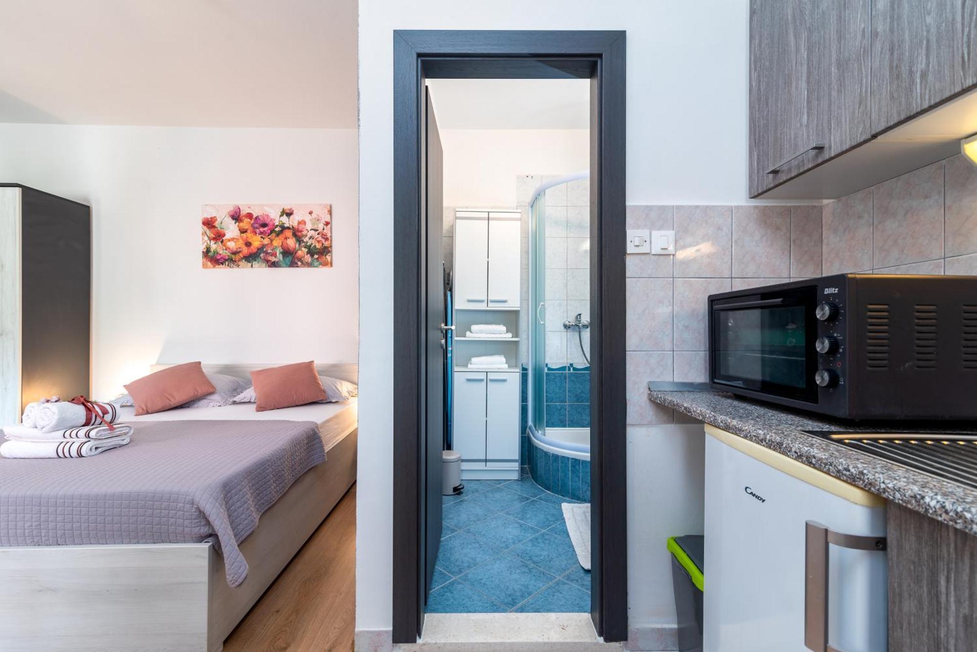 Studio Apartment Coce Trogir Exterior foto