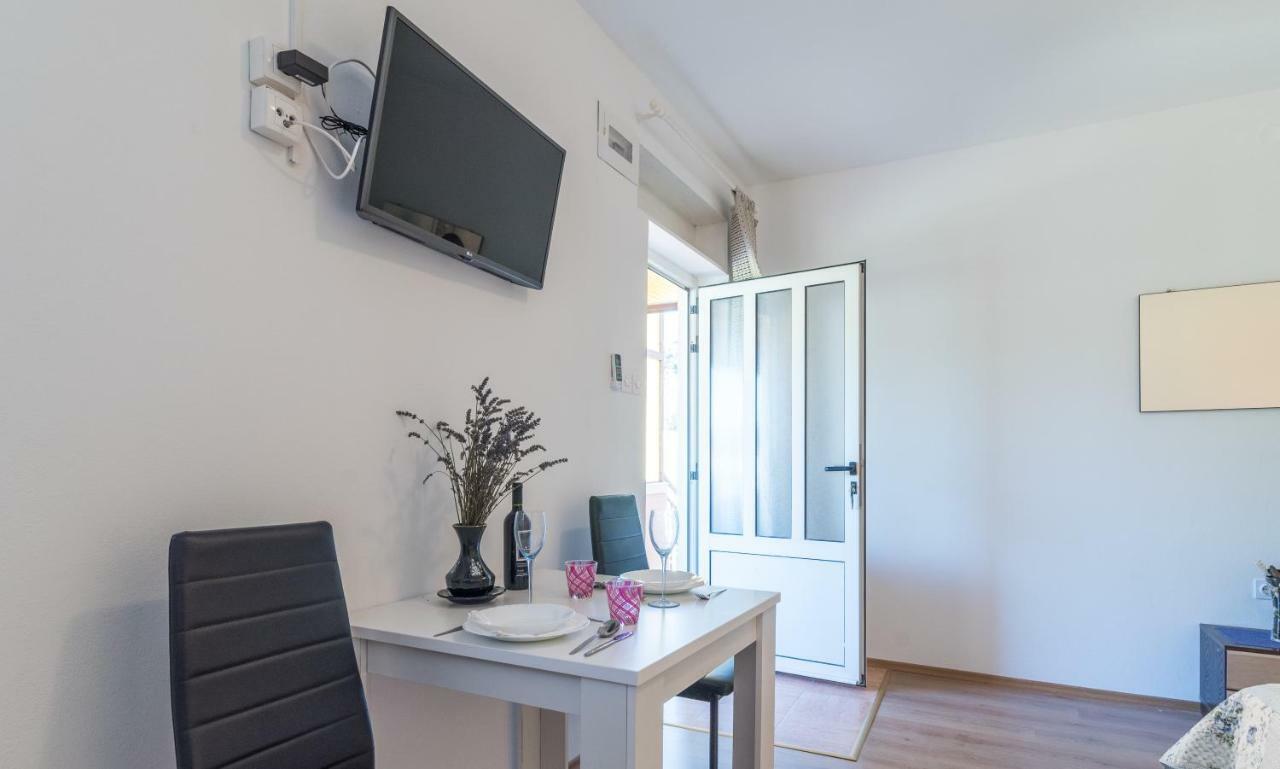 Studio Apartment Coce Trogir Exterior foto
